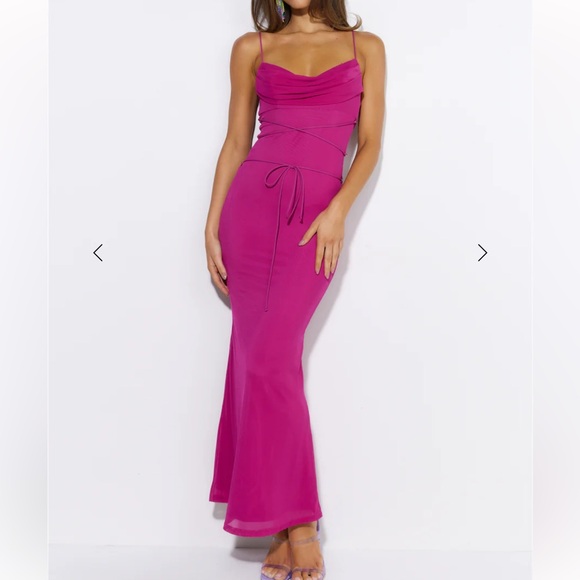 NWT HOURGLASS LOVE MESH MAXI DRESS BERRY - Picture 2 of 6